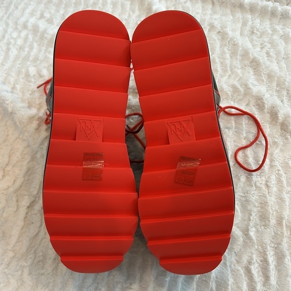 Y. R. U. QOZMO HELLO KITTY BOW BLACK/RED Hello Kitty Platform Sneaker Shoe 8 - Picture 8 of 9